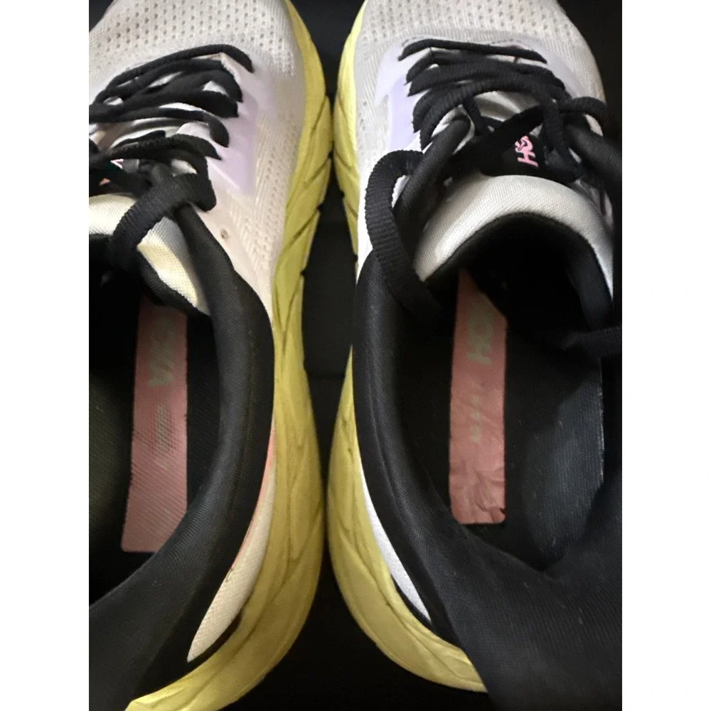 Hoka Arahi 7 Womens Running Shoes Starlight Glow / Yuzu Colorway Sz 8  Sneakers